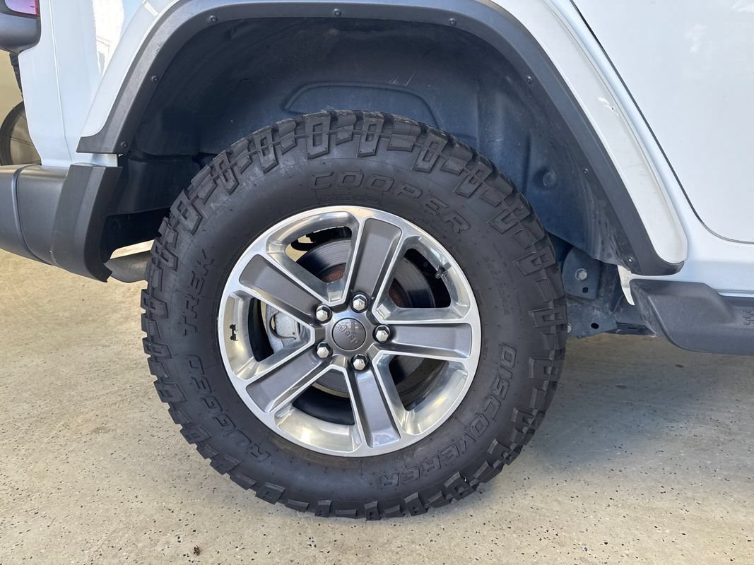 Used 2021 Jeep Wrangler Unlimited Sahara AWD/4WD image 14