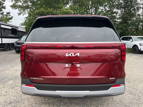 New 2026 Kia Carnival LXS image 3