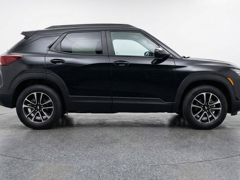 Used 2025 Chevrolet TrailBlazer LT FWD image 11