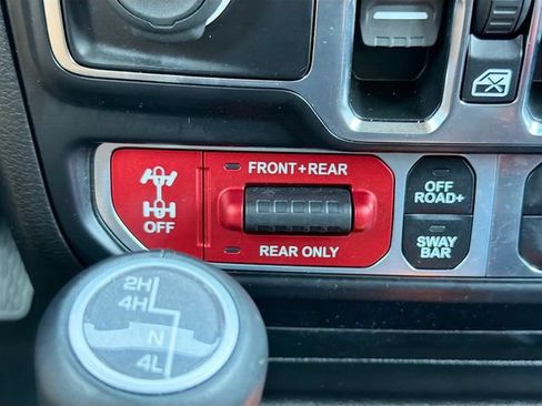 Used 2021 Jeep Wrangler Unlimited Rubicon AWD/4WD image 45