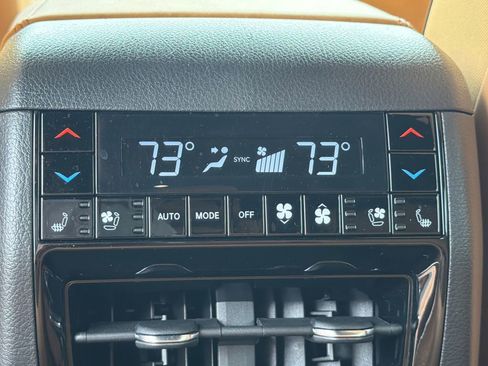 Used 2023 Jeep Grand Cherokee Summit AWD/4WD image 23