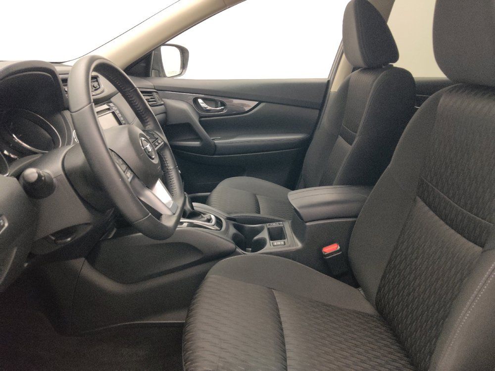Used 2020 Nissan Rogue SV FWD image 17