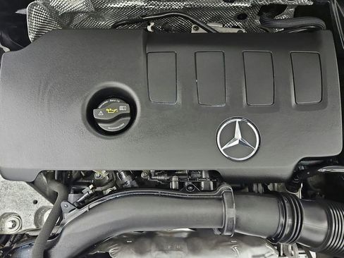 Used 2022 Mercedes-Benz GLB 250 4MATIC image 39