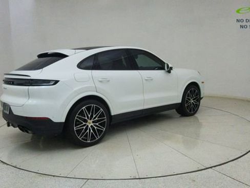Used 2024 Porsche Cayenne Coupe AWD/4WD image 69