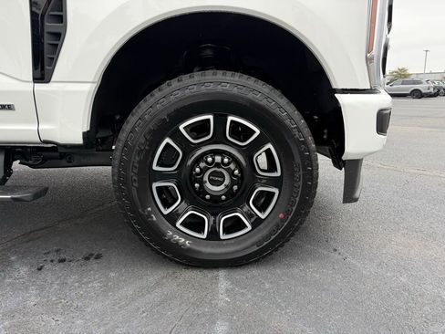 New 2026 Ford F250 Platinum image 32