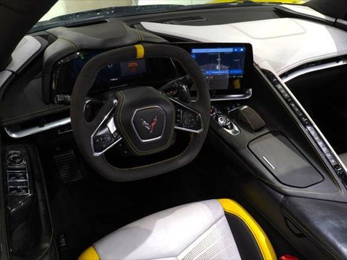 Used 2022 Chevrolet Corvette Stingray Premium Conv RWD image 32