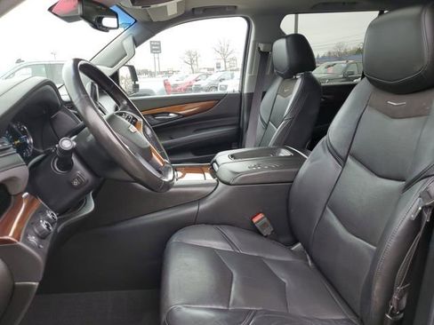 Used 2016 Cadillac Escalade ESV Luxury image 6