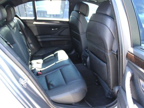 Used 2013 BMW 550i Sedan image 19