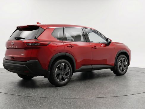 Used 2025 Nissan Rogue SV AWD/4WD image 9