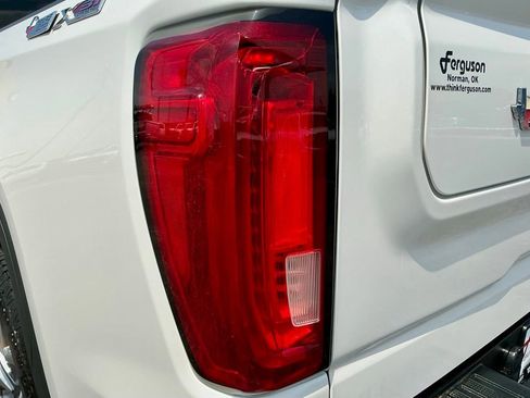 Used 2021 GMC Sierra 1500 SLT AWD/4WD image 13