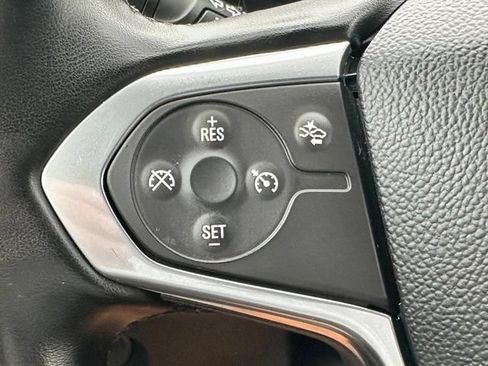 Used 2023 Chevrolet Traverse LT FWD image 19