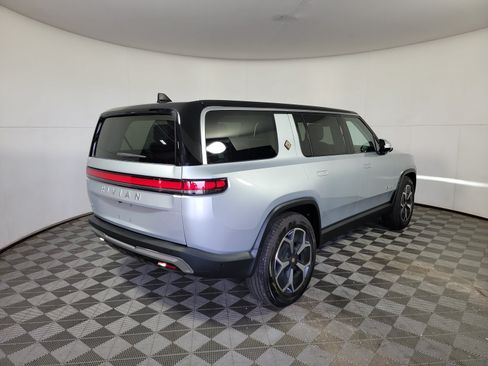 Used 2024 Rivian R1S Adventure AWD/4WD image 5