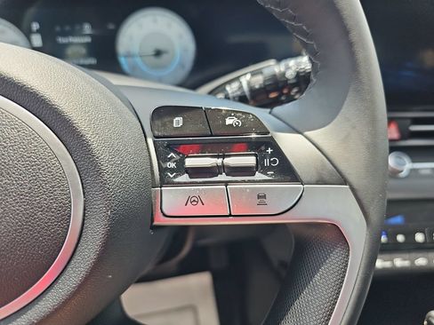 Used 2024 Hyundai Elantra SEL w/ Convenience Package FWD image 18