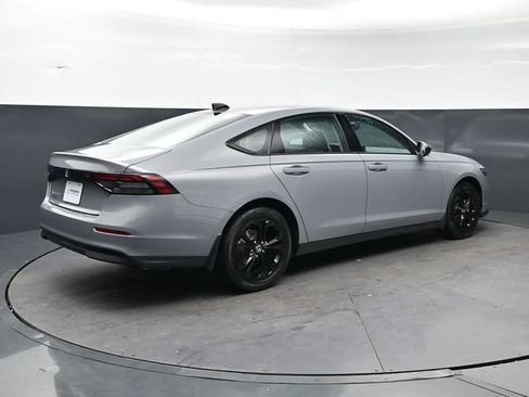 Certified 2025 Honda Accord SE image 5