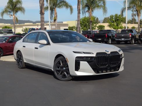 New 2026 BMW 760i xDrive AWD/4WD image 2