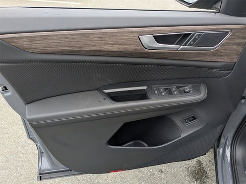 New 2025 Volkswagen Atlas SEL image 10