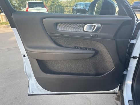 Certified 2025 Volvo XC40 B5 Plus image 16