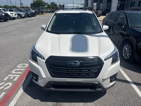 Used 2022 Subaru Forester Premium w/ Popular Package #1 AWD/4WD image 3