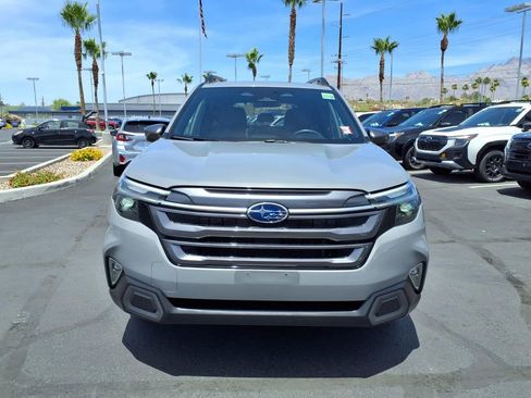 Used 2025 Subaru Forester Limited AWD/4WD image 9