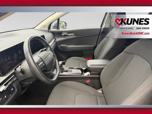 Used 2026 Kia Sportage LX FWD image 19