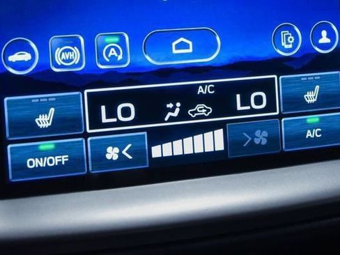 Used 2025 Subaru Outback Premium AWD/4WD image 26