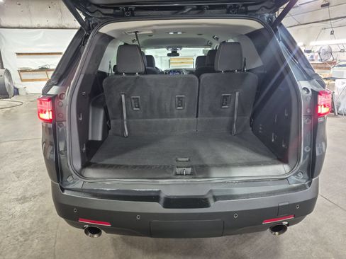 Certified 2021 Chevrolet Traverse LT FWD image 26