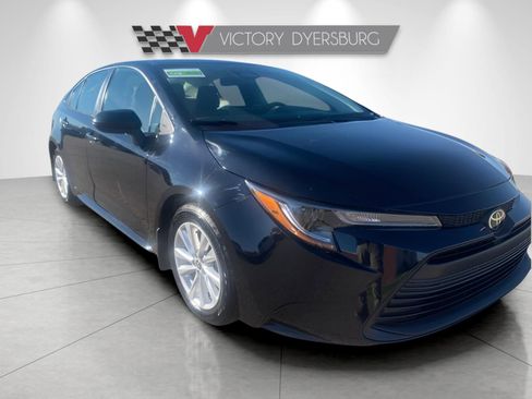 Used 2025 Toyota Corolla LE image 2