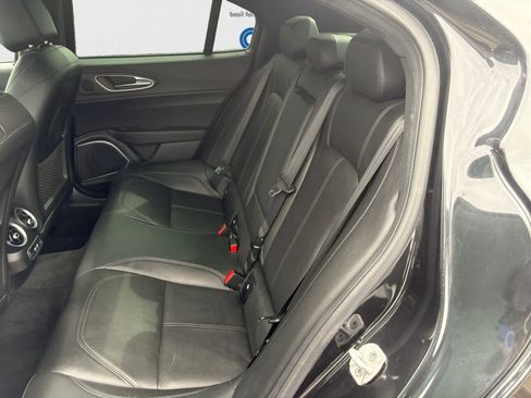 Used 2022 Alfa Romeo Giulia Ti image 16