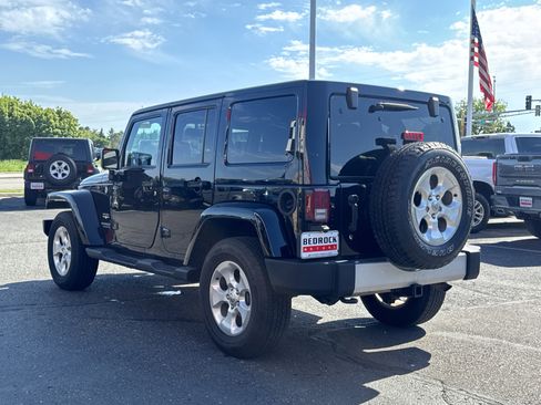 Used 2013 Jeep Wrangler Unlimited Sahara w/ Trailer Tow Group AWD/4WD image 5