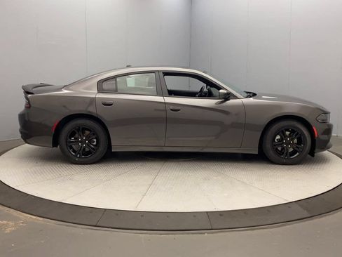 Used 2022 Dodge Charger SXT w/ Leather Interior Group RWD image 6