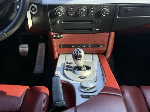 Used 2006 BMW M5 image 24