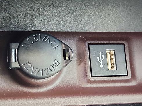 Used 2023 Toyota RAV4 Limited image 26