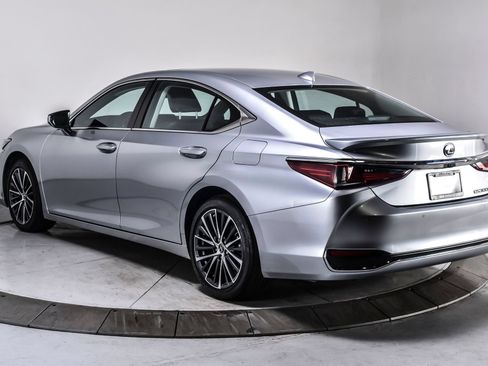 Used 2025 Lexus ES 300h w/ Premium Package FWD image 4