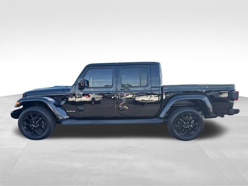 Used 2021 Jeep Gladiator Overland AWD/4WD image 3