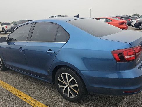 Used 2017 Volkswagen Jetta SE FWD image 6