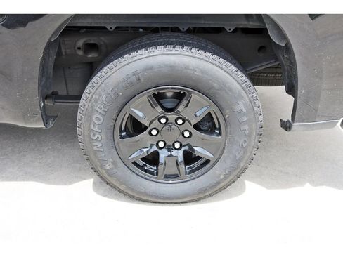 Used 2023 Chevrolet Silverado 1500 LT RWD image 8