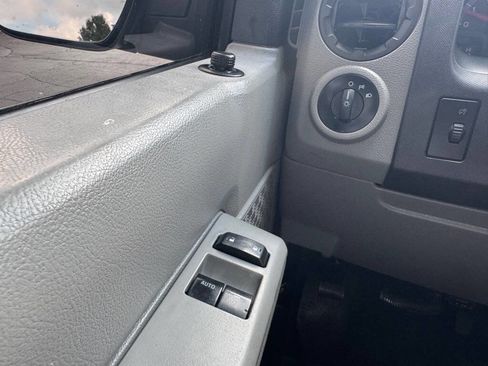 Used 2014 Ford E-250 and Econoline 250 image 15