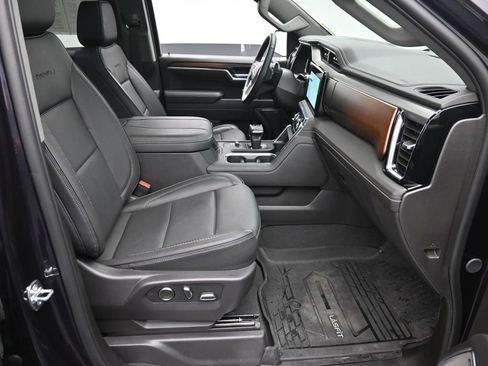 Used 2026 GMC Sierra 1500 Denali w/ Technology Package AWD/4WD image 9