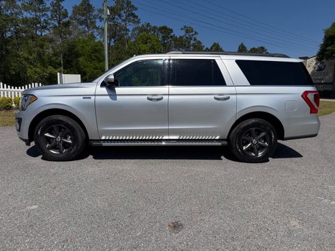 Used 2019 Ford Expedition Max XLT w/ Equipment Group 202A image 6