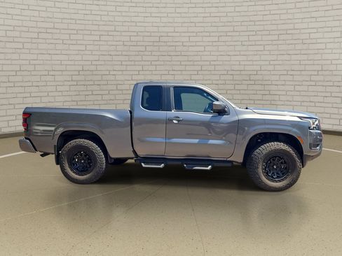 Used 2025 Nissan Frontier SV RWD image 4