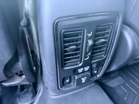 Used 2017 Jeep Grand Cherokee Limited image 24