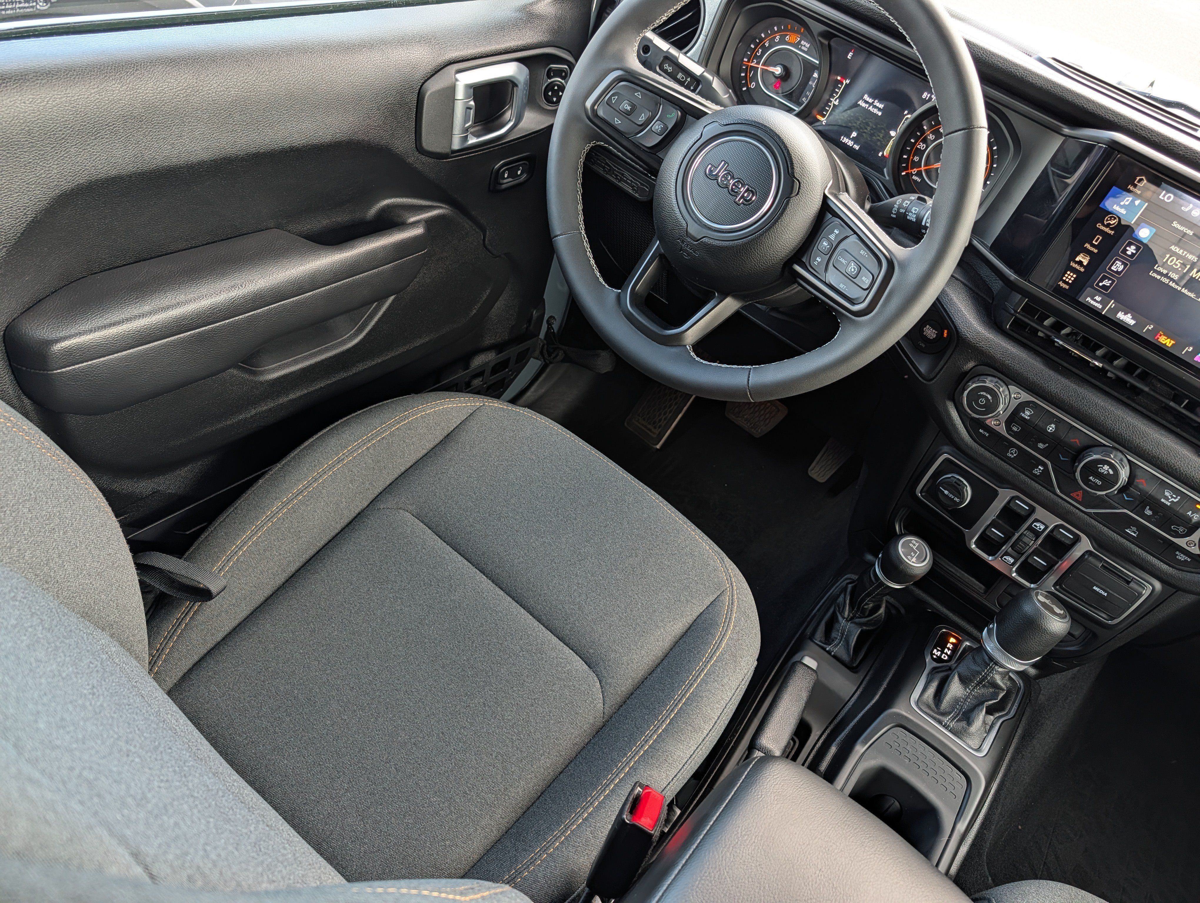 Used 2025 Jeep Wrangler Unlimited Sport AWD/4WD image 9