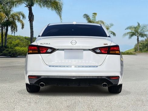 Certified 2023 Nissan Altima 2.5 SR image 3
