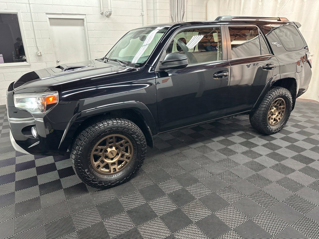 Used 2022 Toyota 4Runner TRD Off-Road AWD/4WD image 5