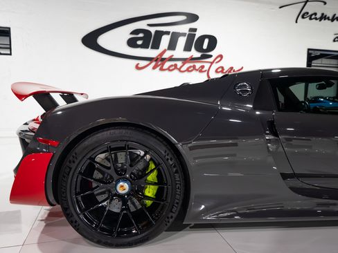 Used 2015 Porsche 918 Spyder image 45