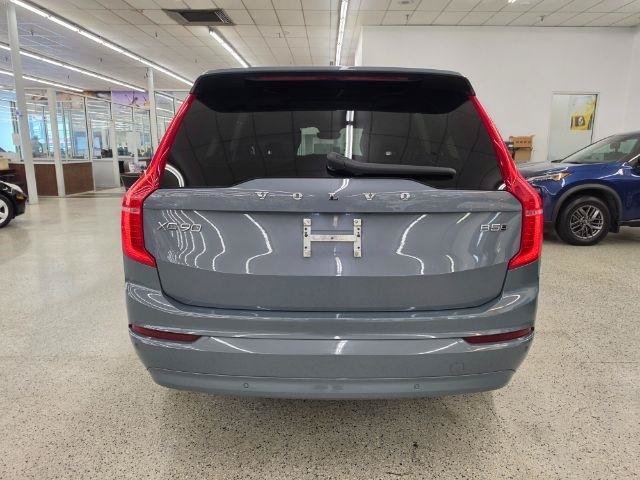 Used 2023 Volvo XC90 B5 Core AWD/4WD image 6
