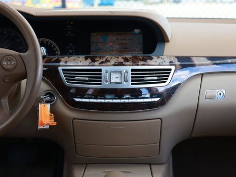 Used 2007 Mercedes-Benz S 550 image 34
