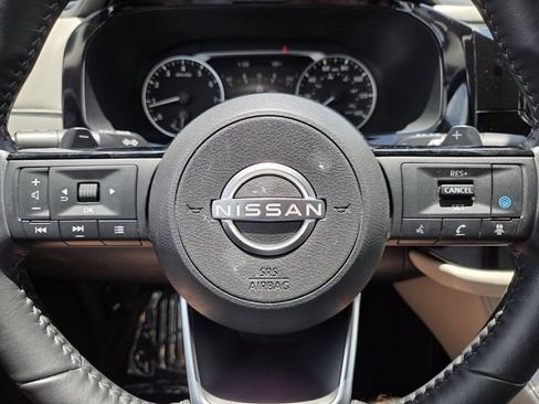 Used 2025 Nissan Pathfinder SL FWD image 35