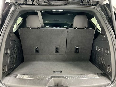 Used 2024 Chevrolet Tahoe Premier AWD/4WD image 25