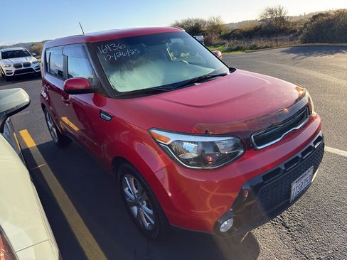 Used 2016 Kia Soul + image 3
